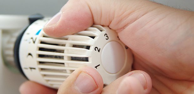 Kräftig heizen senkt den Blutdruck Die Heizung kräftig aufdrehen im Winter: Das sorgt für Wärme und einen sinkenden Blutdruck.