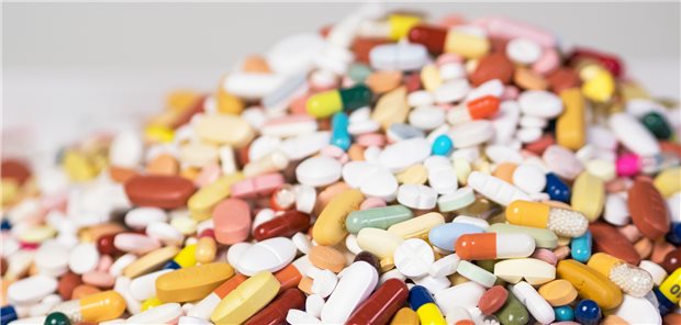Schlechte Stimmung in der Gesundheitswirtschaft Die Herstellung von Arzneimitteln wird für die Pharmabranche immer teurer. Hohe Rohstoffpreise und die Inflation machen den Unternehmen zu schaffen.
