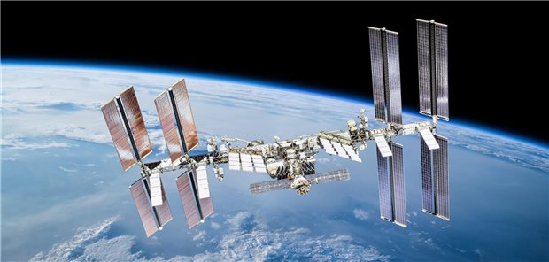 Die ISS über der Erde