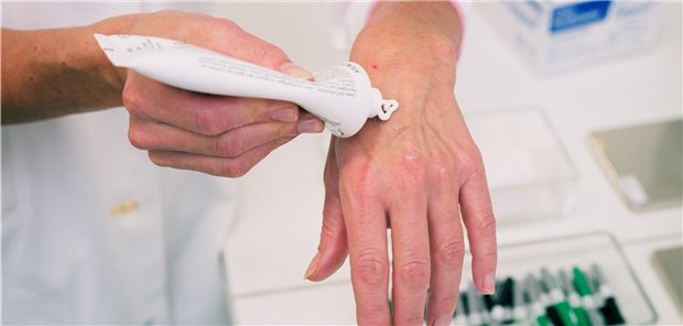 Die Individualprävention und Hautschutzprogramme am Arbeitsplatz werden nach dem Wegfall desUnterlassungszwangs eine noch größere Rolle spielen.