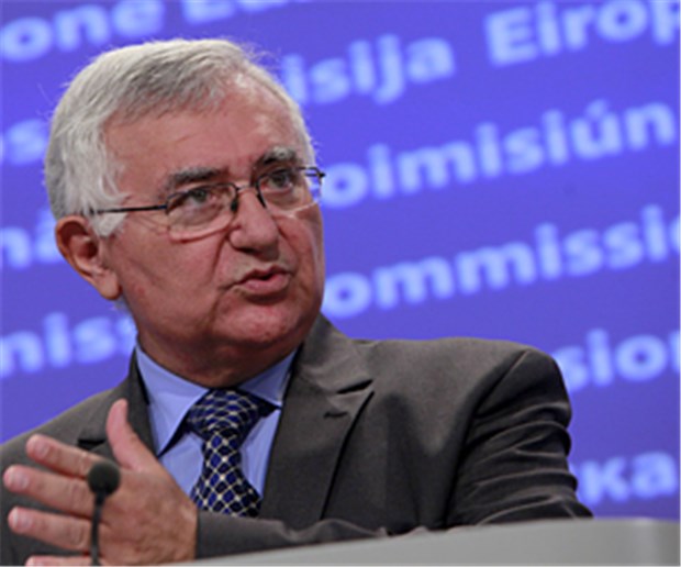 EU verpflichtet Hersteller: Patienteninfo muss verständlich sein Die Industrie soll verpflichtet werden Patienten ergänzende Informationen über verschreibungspflichtige Arzneimittel zur Verfügung stellen, so der EU-Kommissar John Dalli in Brüssel.