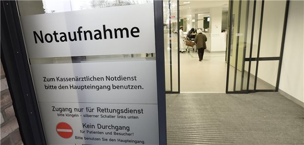 Saarland: Nun doch kein Einsatzstopp für Poolärzte Die KV Saarland hat ihr Abrücken von der harten Reaktion auf das BSG-Urteil mit einem befürchteten Zusammenbruch der Versorgung in den sprechstundenfreien Zeiten begründet.