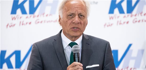 Hamburg setzt auf Stadtteil-Gesundheitszentren Die KV wird die Stadt bei den Zentrumsplänen nicht unterstützen: KV-Vorstand Walter Plassmann. (Archivbild)