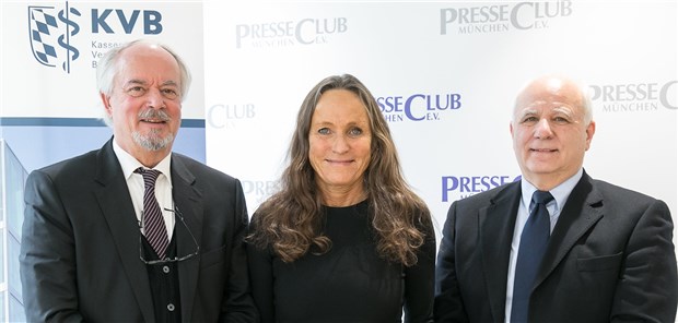 Die KVB-Vorstände Dr. Wolfgang Krombholz, Dr. Claudia-Ritter-Rupp und Dr. Pedro Schmelz (v. l.) bei der Jahrespressekonferenz 2019 der Körperschaft in München.  KVB / Klaus D. Wolf