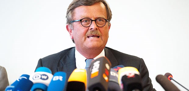 Montgomery warnt vor "heißem Herbst" "Die Kassen müssen drauflegen", fordert BÄK-Chef Professor Frank Ulrich Montgomery.