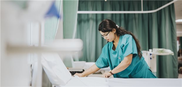Mehr Geld für Kliniken in Niedersachsen Die Kliniken in Niedersachsen können eine Finanzspritze dringend gebrauchen. Hohe Energiekosten und die Inflation machen ihnen zu schaffen.