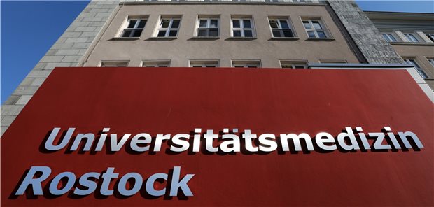 Landtag bewilligt 400 Millionen Euro für Unimedizin in Rostock und Greifwald Die Kliniken in Rostock und Greifswald sollen vom Land mehr Geld erhalten. Doch der Konflikt um die Versorgungslage an der Rostocker Unimedizin kommt nicht zur Ruhe.