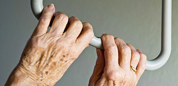 Mehr Personal und höhere Beiträge Die Koalition will dafür sorgen, dass die Pflegebedürftigen in den Heimen besser versorgt werden.