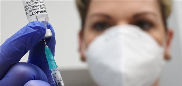 Länder verlangen rasches Ende der Kontingentierung von Comirnaty® Die Kontingentierung der BioNTech-Vakzine für die Arztpraxen lehnen die Gesundheitsminister der Länder geschlossen ab.