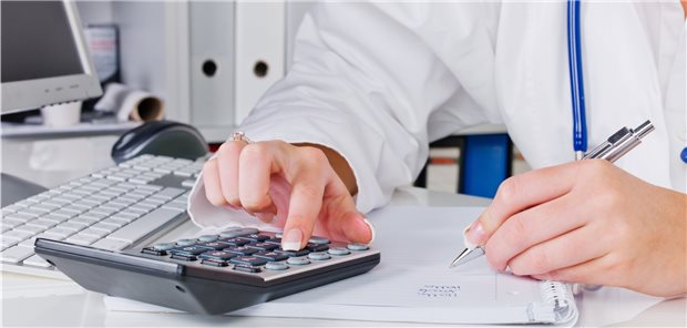 Die Kosten im Griff behalten – das können hausärztliche Praxisinhaber offenbar ganz gut.