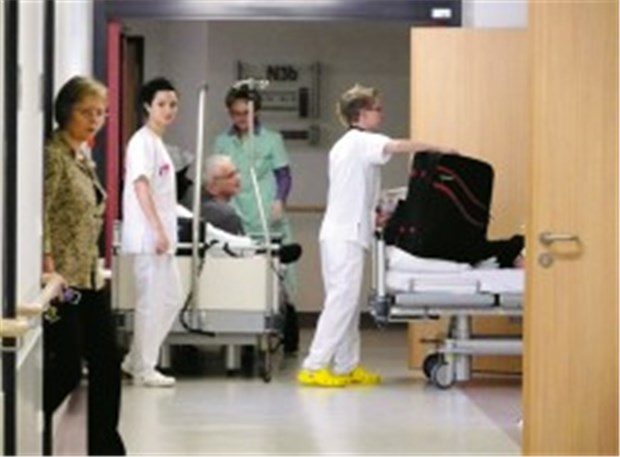 Das große Bettenschieben - Klinikumzug in drei Tagen Die Krankenbetten wurden zu Umzugswagen umfunktioniert. © Kasseler Diakonie-Kliniken