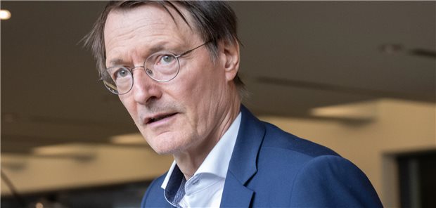 Die Krankenhausreform soll auch die Pädiatrien und Kinderchirurgien erreichen. „Kinder und Jugendliche, die schwer erkranken, benötigen schnelle Hilfe“, sagte Bundesgesundheitsminister Professor Karl Lauterbach (SPD) am Freitag in Berlin.