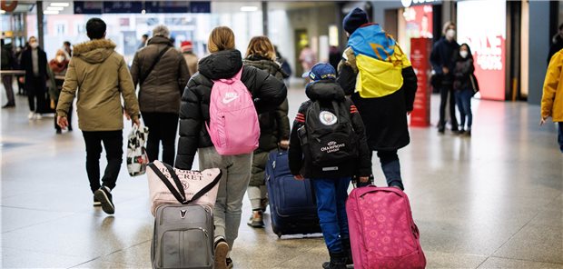 Krieg in der Ukraine: Flüchtlinge sollen medizinische Absicherung erhalten Die Krankenkassen wollen bei der Aufnahme ukrainischer Flüchtlinge – hier am Münchner Hauptbahnhof – in Deutschland helfen.
