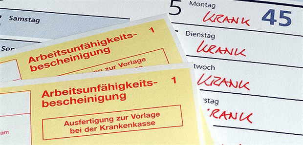 Doppelt so viele Fehltage wegen psychischer Störungen Die Krankschreibungen wegen psychischer Störungen haben 2017 für geschätzte wirtschaftliche Ausfallkosten von 33,9 Milliarden Euro gesorgt, so das Bundesarbeitsministerium.