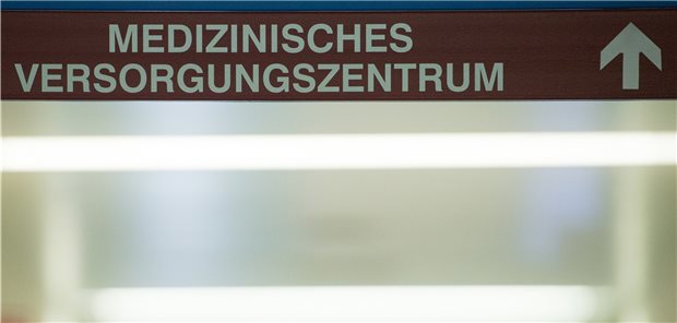 Regierung plant keine Arbeitsgruppe zu Investoren-MVZ Die Landesbehörden wollen für die Dislussion über das vermeintlich unklare Bild des MVZ-Gründungsgeschehens Hilfestellung vom Bundesgesundheitsministerium.