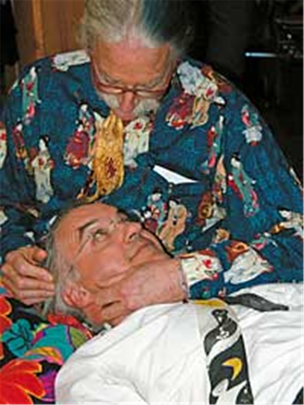 Clown-Doktor Adams: "Die Liebe muss man immer wieder üben" Die Liebe zu Menschen muss man immer wieder üben, sagt Clowndoktor Dr. Patch Adams.