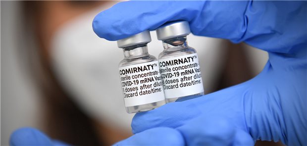 Impfstofflieferungen: EU-Kommission passt Vertrag mit BioNTech/Pfizer an Die Lieferung von Corminaty soll künftig dem Bedarf angepasst werden.