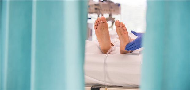Falsche Krankenschwester wegen versuchten Mordes vor Gericht Die Machenschaften einer Krankenschwester endeten für einen Patienten einer Klinik im Landkreis Augsburg beinahe tödlich.