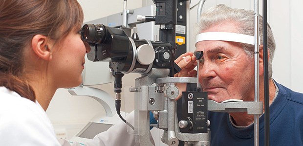 Dauer-ASS kann ins Auge gehen Die Makula im Blick.