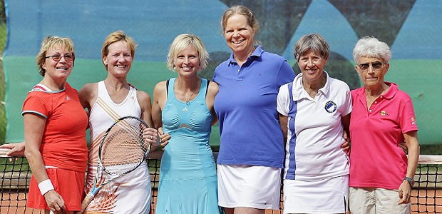 Deutsche Ärzte holen vier WM-Titel Die Mannschaft der deutschen Ärztinnen (v.l.): Brigitte Fleischer-Peter (Berlin), Ulrike Hachmöller-Eisenbach (Köln), Janaina Nufer (Winnenden), Sabine Missbach (Grafschaft), Annetraut Bauwens (Berlin) und Anneliese Jost (Lippstadt).