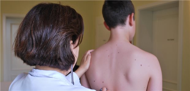 Die Medizin ist weiblich: Dreiviertel der Beschäftigten in Gesundheitsberufen sind Frauen. In Arztpraxen ist deren Anteil mit knapp 82 Prozent noch höher.