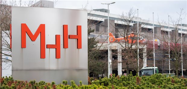 800 Millionen Euro fließen an Kliniken in Niedersachsen Die Medizinische Hochschule Hannover (MHH) ist eines der profiliertesten Krankenhäuser in Niedersachsen (Archivbild). Wie das Geld aus dem Unterstützungspaket des Bundes unter den Kliniken des Landes verteilt wird, ist noch offen.
