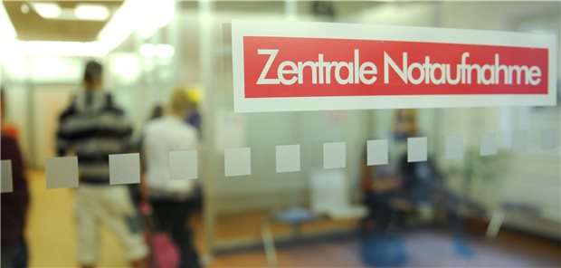 Schild einer zentrale Notaufnahme