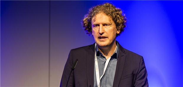 Die Nachhaltigkeitsberichtspflicht der Häuser habe ordentlich Schwung ins ökologische Handeln der Kliniken gebracht, meinte Christian Dreißigacker, Vorsitzender der Geschäftsführung der BG Klinikum Unfallkrankenhaus Berlin gGmbH, am Freitag auf dem Hauptstadtkongress.
