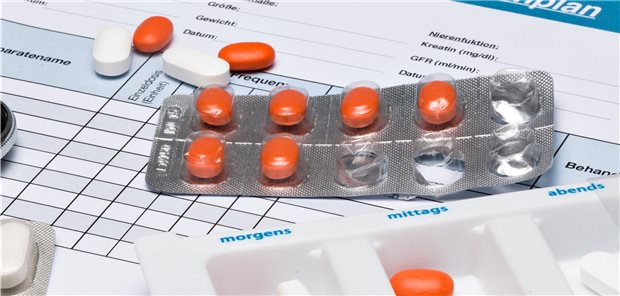 Todesfall nach Fehlmedikation – wäre Digitalisierung die Lösung? Die Patientensicherheit könnte durch einen E-Medikationsplan verbessert werden, sagen Experten des health innovation hubs (hih).