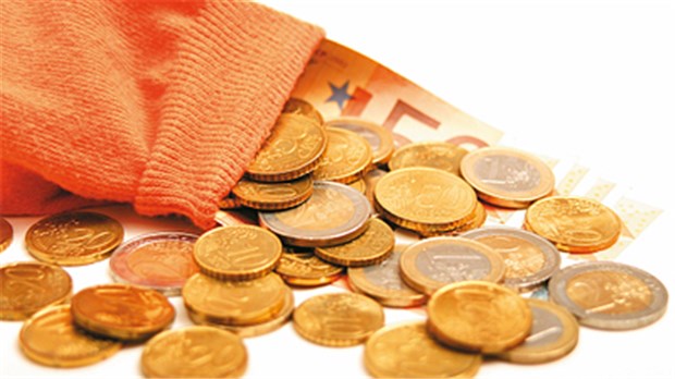 Nur eins ist sicher: Die Soziale Pflegeversicherung wird teurer Die Pflegeversicherung braucht mehr Geld. © Schäfer / Fotolia.com