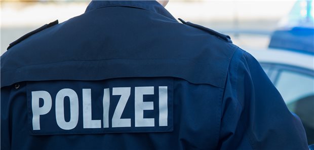 Polizeischutz für Arzt nach Drohungen von Impfgegnern Die Polizei nimmt die Bedrohung für den Arzt und sein Team ernst und hat Schutzmaßnahmen eingeleitet.