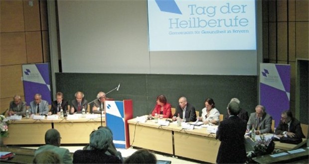 Tag der Heilberufe findet wenig Resonanz Die Präsidenten der fünf Heilberufekammern (l.) befragten Politiker.