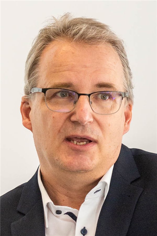 ARena – ein IV-Projekt für die Regelversorgung Die Praxen profitieren von den Qualitätszirkeln, so Dr. Andreas Lipécz.