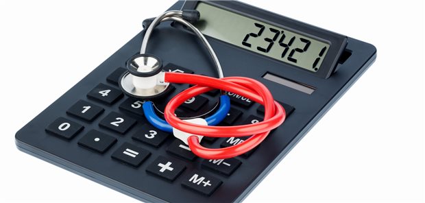 Die Preise der neuen GOÄ werden laut PKV-Verband aktuell noch rechnerisch auf Herz und Nieren geprüft. Danach werde der GOÄ-Entwurf dem BMG übersandt.