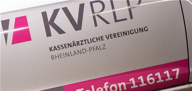 Die Reform des ärztlichen Bereitschaftsdienstes mit der Einführung der einheitlichen Service-Telefonnummer 116 117 für hilfesuchende Patienten in Rheinland-Pfalz ist nach Einschätzung der Kassenärztlichen Vereinigung ein Erfolg.