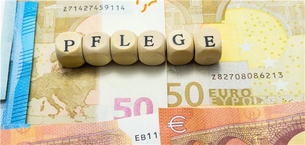 Unionspolitiker wollen Pflegezusatzversicherung Die Reformidee: Jeder Arbeitnehmer soll bis zum Renteneintritt bei Aufnahme oder Wechsel einer Tätigkeit eine private Pflegezusatzversicherung abschließen.