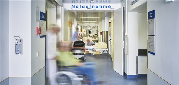Eckpunkte zur Notfallreform sehen 24/7-Videosprechstunde der KVen vor Die Regierungskommission sieht bei ihren Vorschlägen für eine Reform der Notfallversorgung unter anderem den Aufbau neuer integrierter Leitstellen in ganz Deutschland vor.