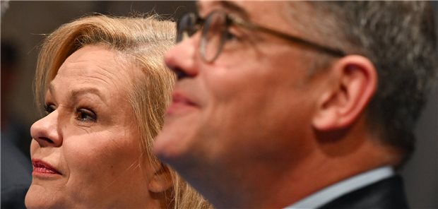 Die SPD-Landesvorsitzende, Bundesinnenministerin Nancy Faeser, und CDU-Ministerpräsident Boris Rhein.