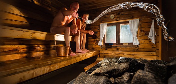 Schweiß fürs Herz Die Sauna und das Herz: Selbst für KHK-Patienten ist Saunieren häufig kein Problem.