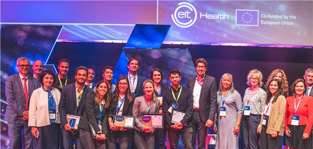 Die Sieger der Catapult Competition auf der Stockholmer Bühne.