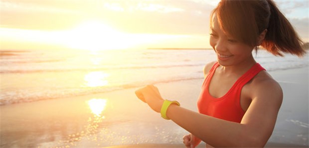 Smarte Fitness-Technik als Geschenketrend Die Smartwatch ist 2015 ein beliebtes Weihnachtsgeschenk.