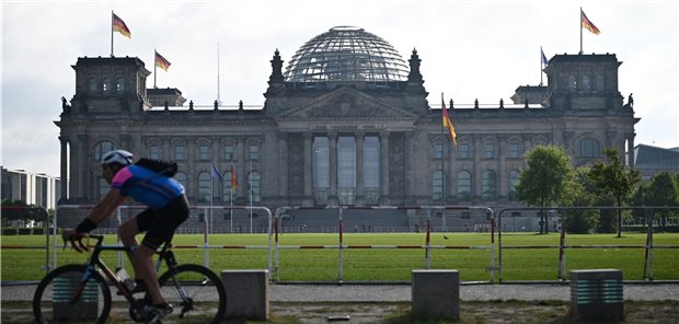 Normalität nach der Epidemie? Zu früh, warnen Ärzteverbände Die Sonderrechte des BMG sollen beendet, das Parlament wieder alleiniger Herr der Gesetzgebung sein. Doch der FDP-Vorschlag stößt auf Kritik.