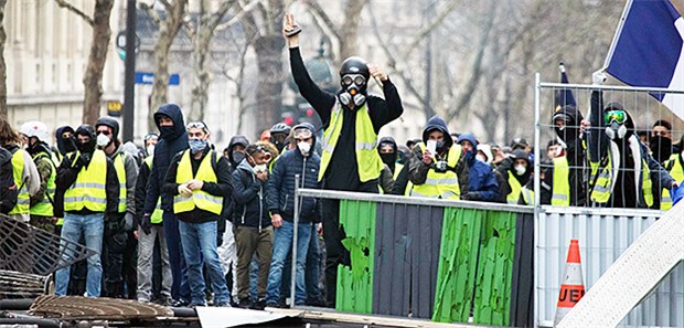 Gelbwesten erzürnen Ärzte Die Straßenblockaden der Gelbwesten versperren vielen Patienten auch den Weg zum Arzt.
