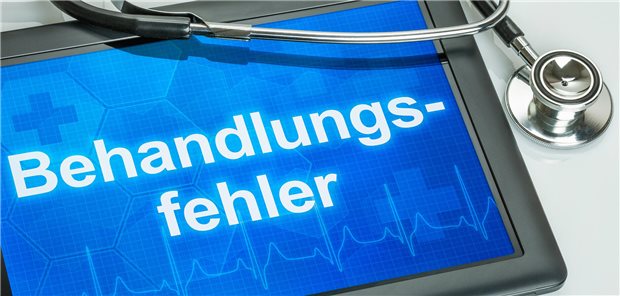 Verdachtsfälle auf Behandlungsfehler erreichen Höchststand bei der Techniker Tablet mit dem Text Behandlungsfehler auf dem Display.