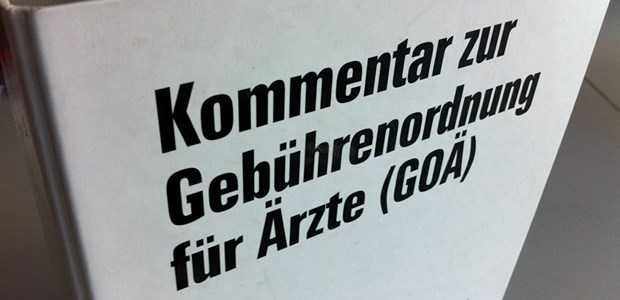 Öffnungsklausel vom Tisch Die Tage der alten GOÄ sind gezählt. Ärzteschaft und PKV-Verband feilen jetzt an den Details der neuen Gebührenordnung.