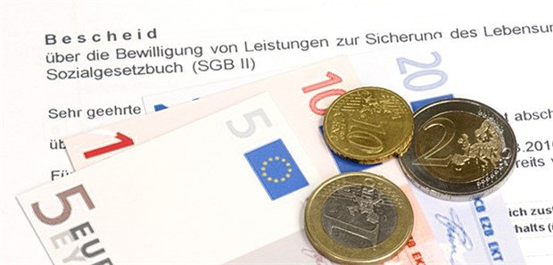 Krankenkassen bekommen bei Hartz IV zehn Milliarden zu wenig Die Überweisungen des Staates an die Kassen decken offenbar nur 38 Prozent der Ausgaben für ALG-II-Bezieher, Aufstocker und Arbeitslose.
