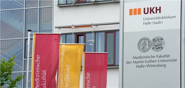 Unikliniken in Sachsen-Anhalt verzeichnen Millionenminus in 2022 Die Uniklinik Halle ist eine von zwei Universitätskliniken in Sachsen-Anhalt. Beide haben im vergangenen Jahr ein dickes Minus verbucht.