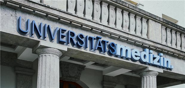 Mehr Landesgeld für Forschung und Lehre an Unimedizin Mainz Die Universitätsmedizin Mainz kostet das Land Rheinland-Pfalz immer mehr Geld. Der Landeszuführungsbetrag wuchs von 2020 bis 2024 um etwa ein Viertel von 95,04 Millionen Euro auf 119,19 Millionen.