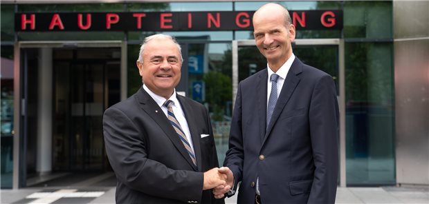 Unimedizin Rostock: Bernd Krause löst Emil Reisinger als Dekan ab Die Universitätsmedizin Rostock hat seit Dienstag einen neuen Dekan und Wissenschaftlichen Vorstand: Professor Bernd Krause hat Professor Emil Reisinger abgelöst, der 18 Jahre lang Dekan war.