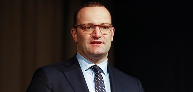 Spahn wirbt bei Pflegekräften um neues Vertrauen in Politik "Die Unterschreitung von Personaluntergrenzen muss Folgen haben", betonte Spahn beim Deutschen Krankenhaustag.